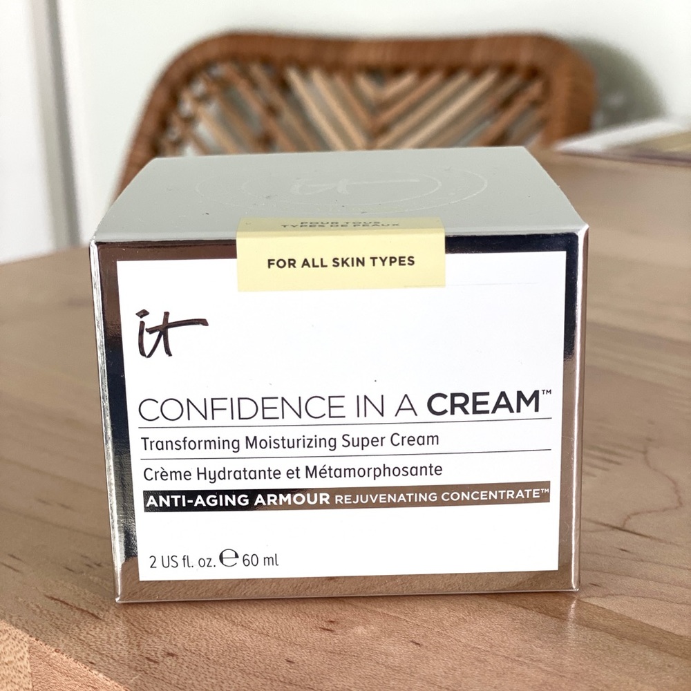 It Cosmetics Confidence in a Cream moisturizer (brand new)